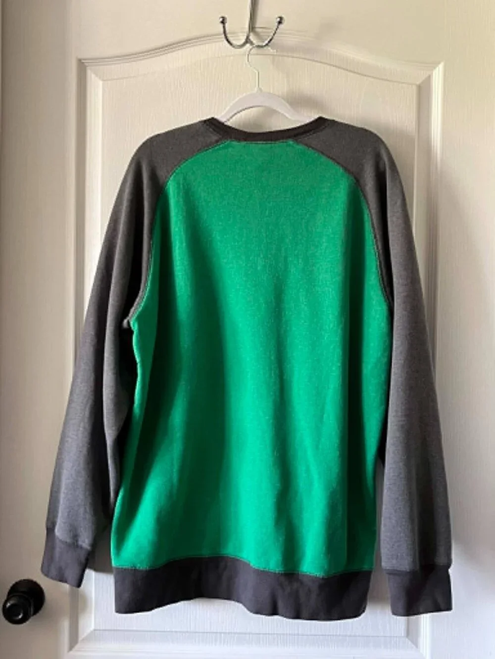 The North Face Colorblock Raglan Pullover Sweatshirt Men's size XL Green Gray